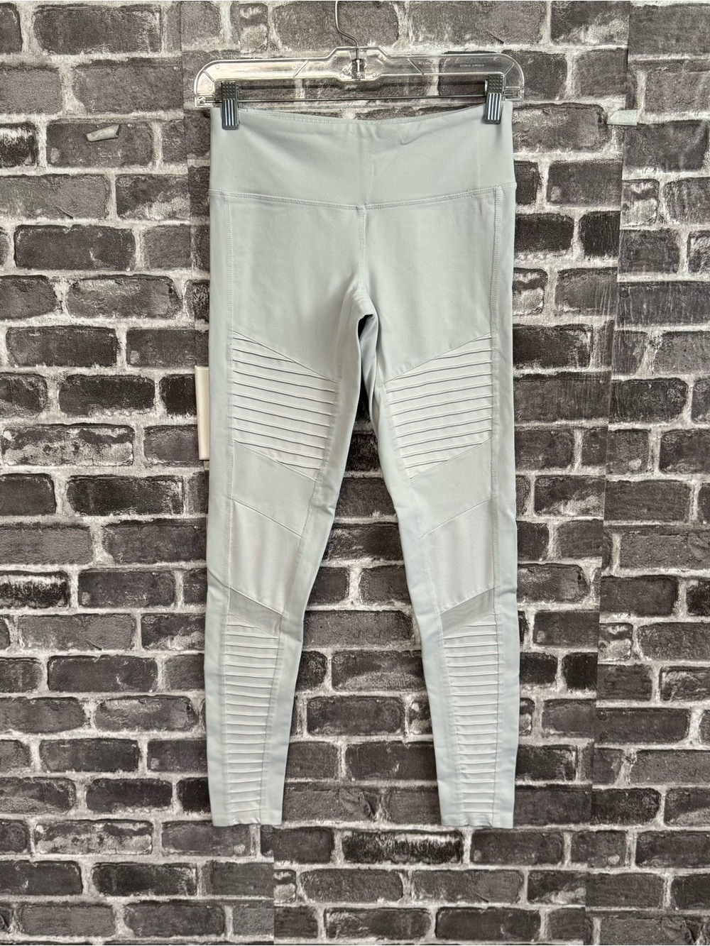 Alo Yoga High-Waist Goddess Legging light gray moto
